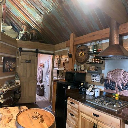 Fox Pass Cabins Bed and Breakfast Χοτ Σπρινγκς Εξωτερικό φωτογραφία