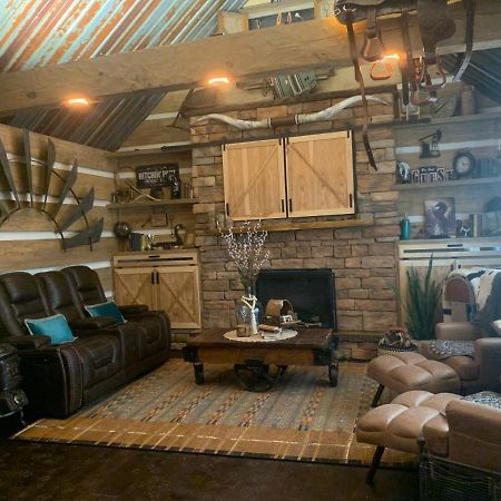 Fox Pass Cabins Bed and Breakfast Χοτ Σπρινγκς Εξωτερικό φωτογραφία