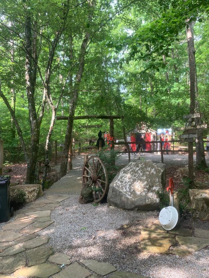 Fox Pass Cabins Bed and Breakfast Χοτ Σπρινγκς Εξωτερικό φωτογραφία
