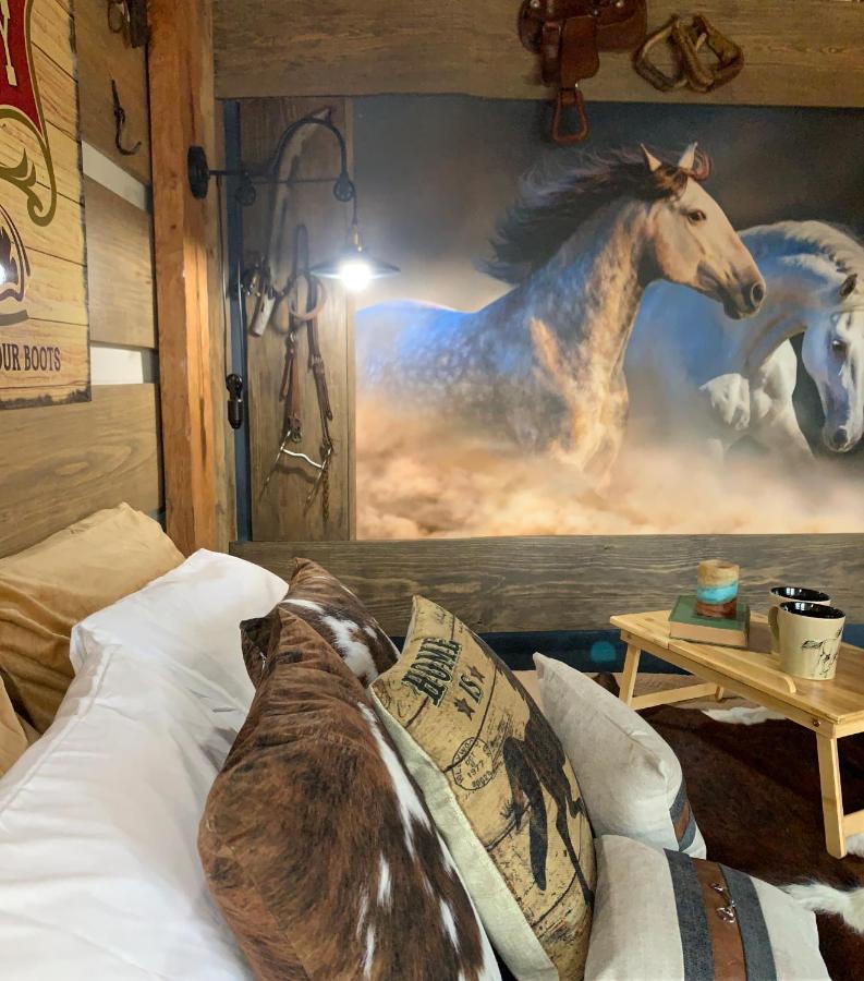 Fox Pass Cabins Bed and Breakfast Χοτ Σπρινγκς Εξωτερικό φωτογραφία