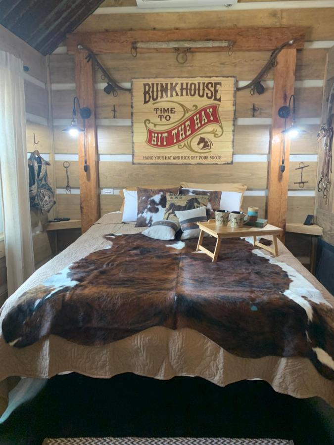 Fox Pass Cabins Bed and Breakfast Χοτ Σπρινγκς Εξωτερικό φωτογραφία