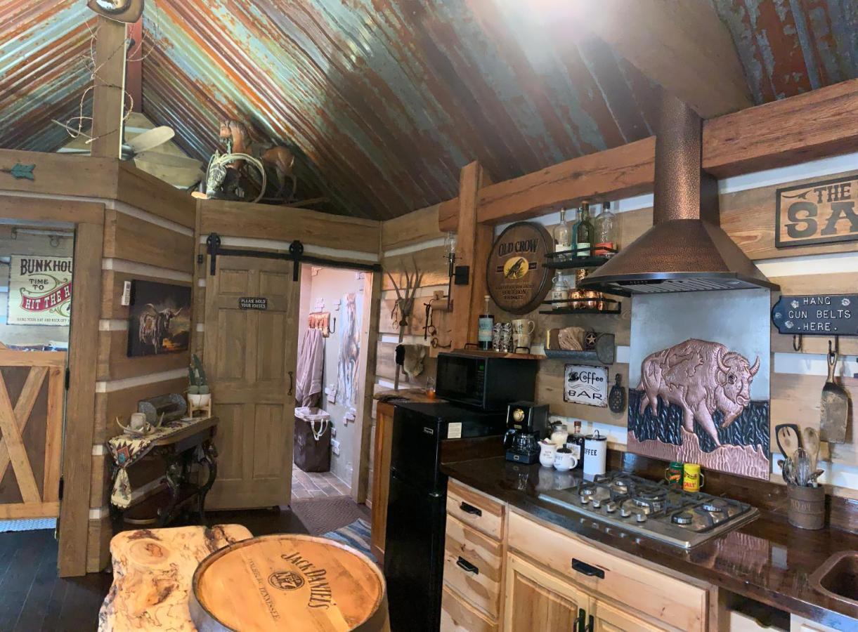 Fox Pass Cabins Bed and Breakfast Χοτ Σπρινγκς Εξωτερικό φωτογραφία