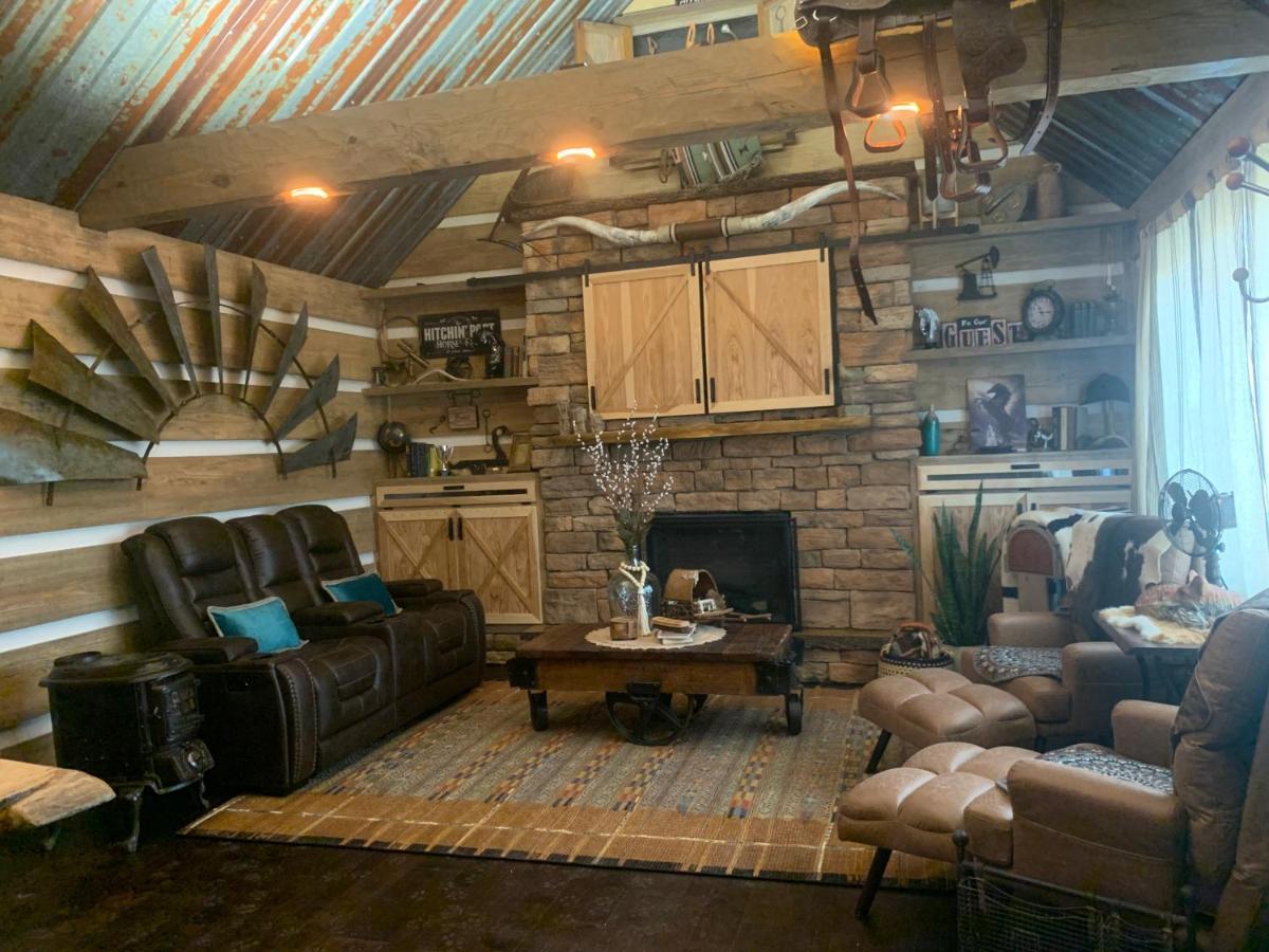 Fox Pass Cabins Bed and Breakfast Χοτ Σπρινγκς Εξωτερικό φωτογραφία